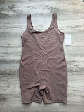 Ingrid & Isabel Mauve Seamless Scoop-Neck Shapewear Bodysuit